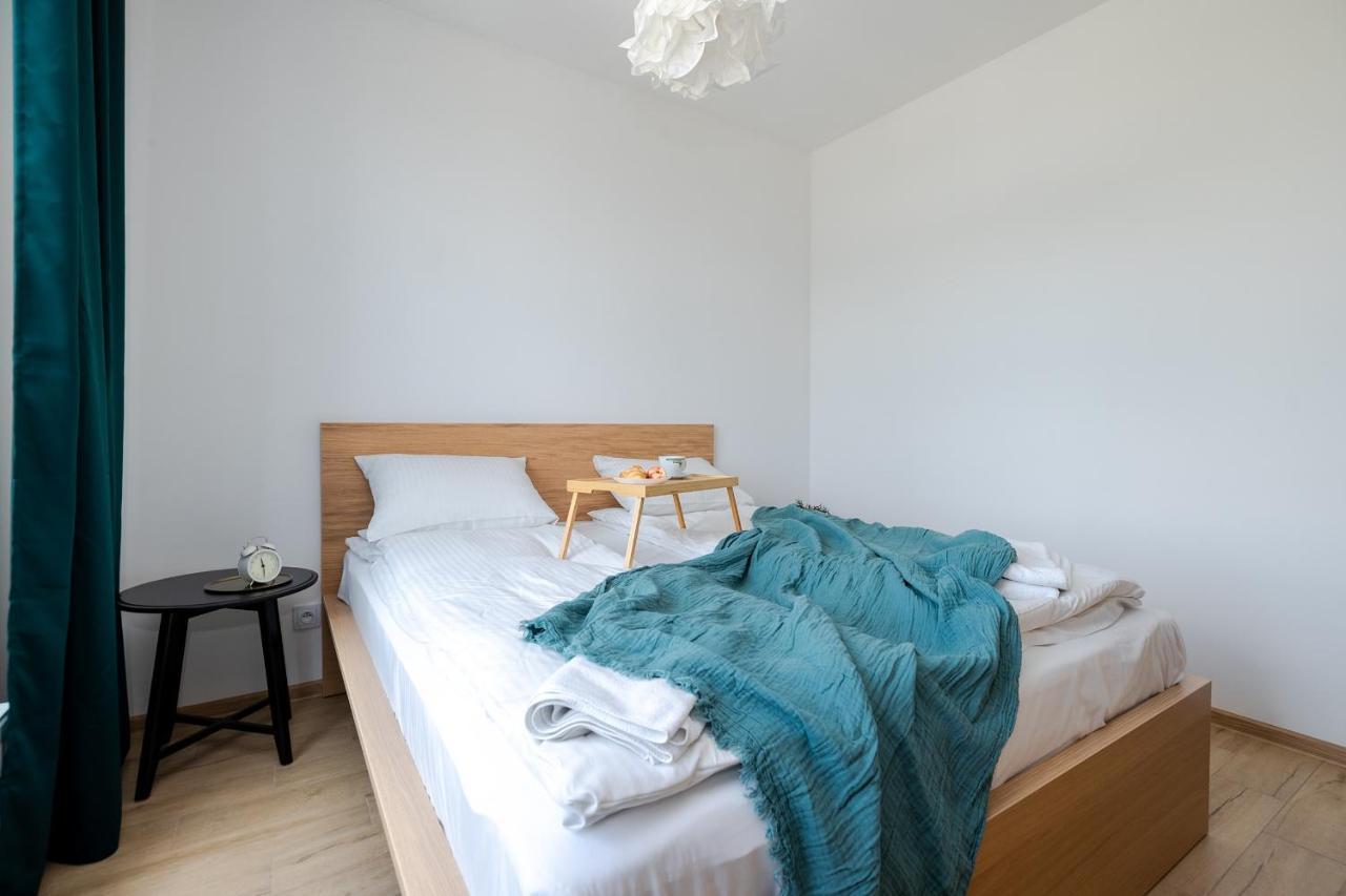 Shortstaypoland Pileckiego ワルシャワ エクステリア 写真